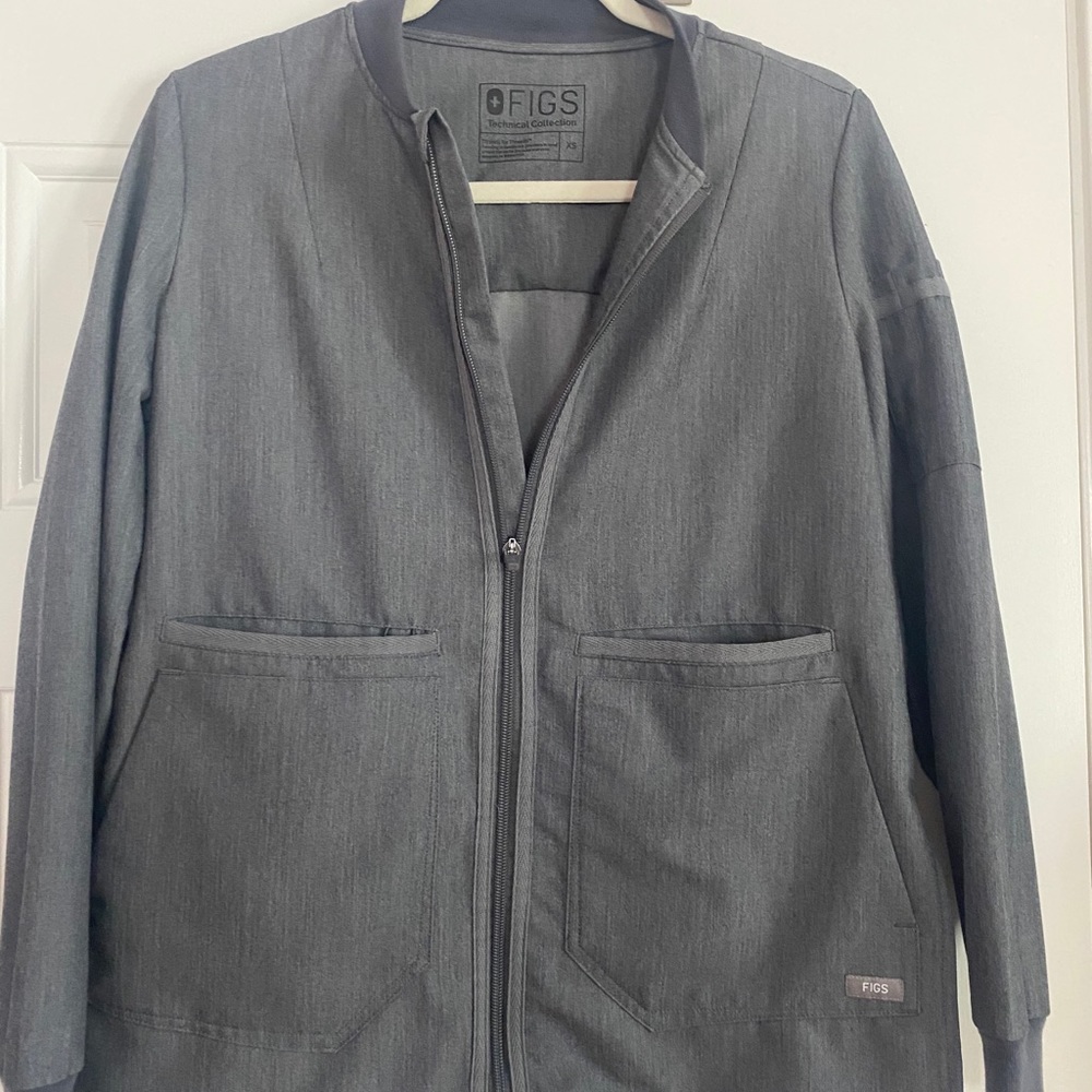 FIGS Bellery scrub jacket